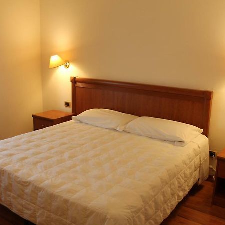 Hotel Santa Lucia Bastia Umbra Esterno foto