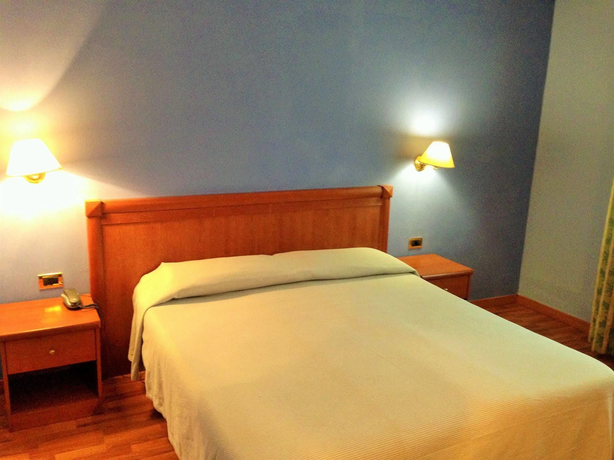 Hotel Santa Lucia Bastia Umbra Esterno foto