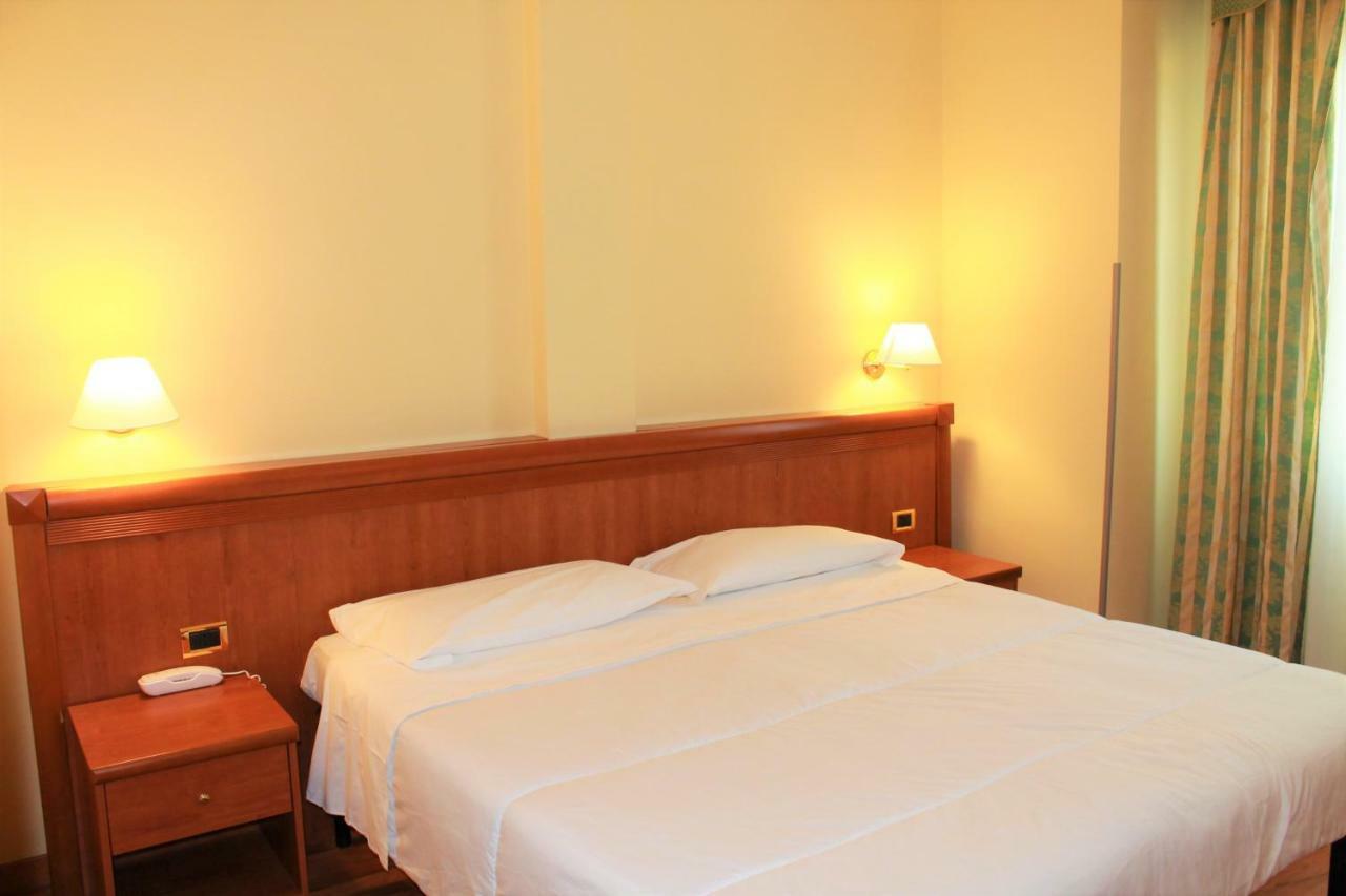 Hotel Santa Lucia Bastia Umbra Esterno foto