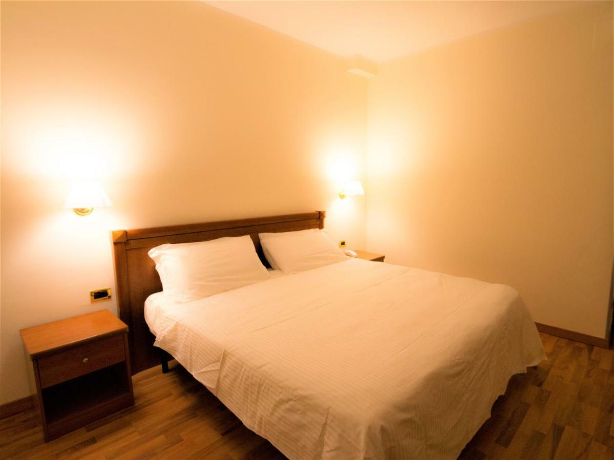 Hotel Santa Lucia Bastia Umbra Esterno foto