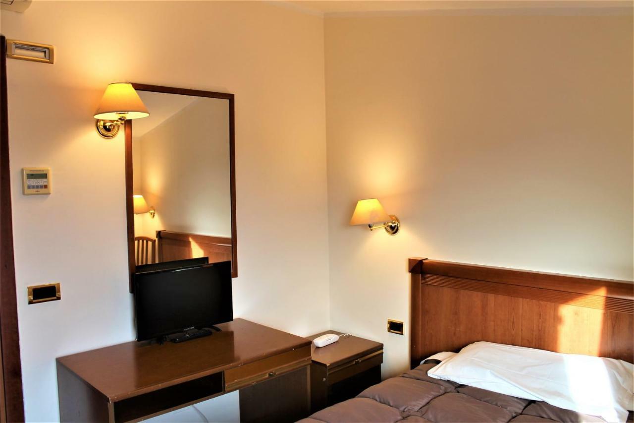 Hotel Santa Lucia Bastia Umbra Esterno foto