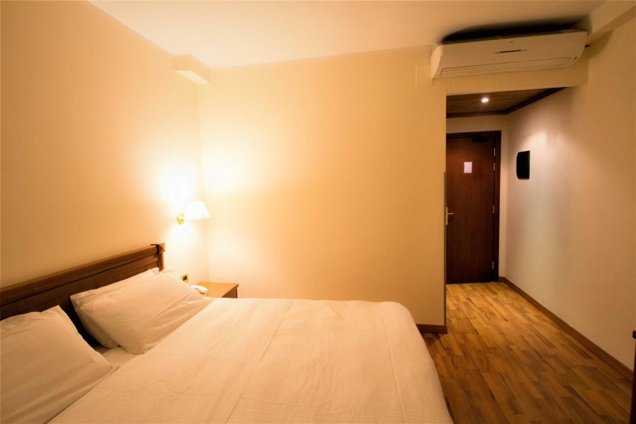 Hotel Santa Lucia Bastia Umbra Esterno foto