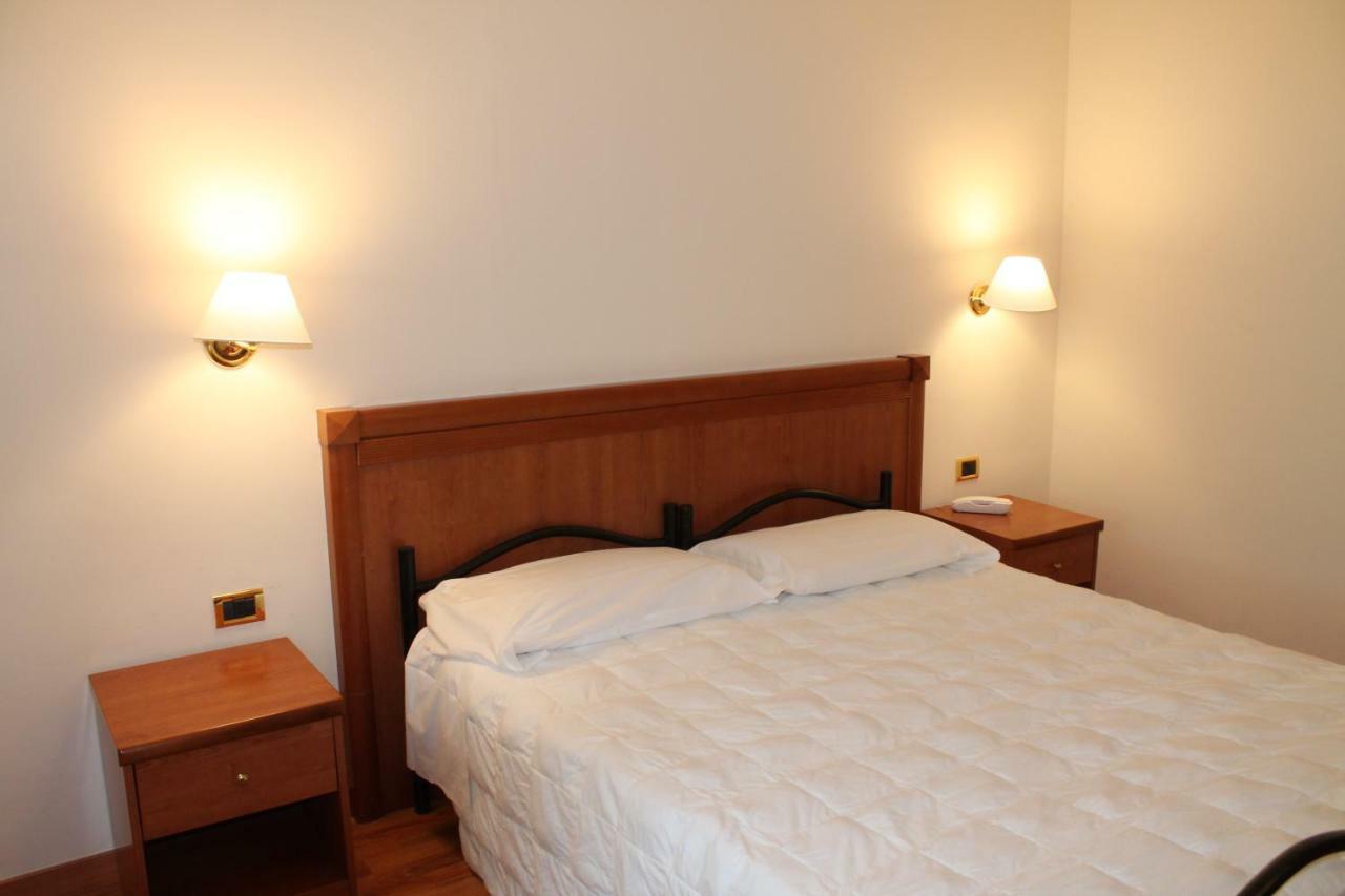 Hotel Santa Lucia Bastia Umbra Esterno foto