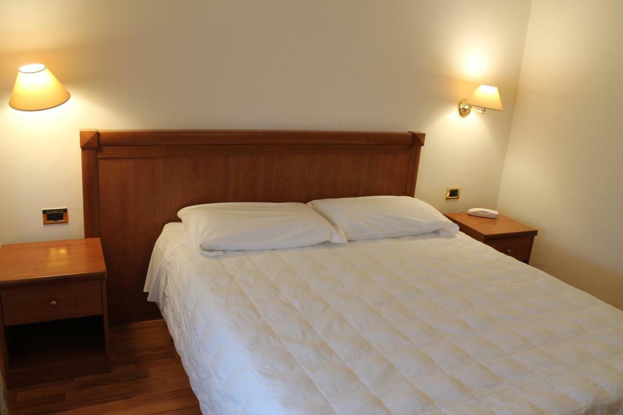 Hotel Santa Lucia Bastia Umbra Esterno foto
